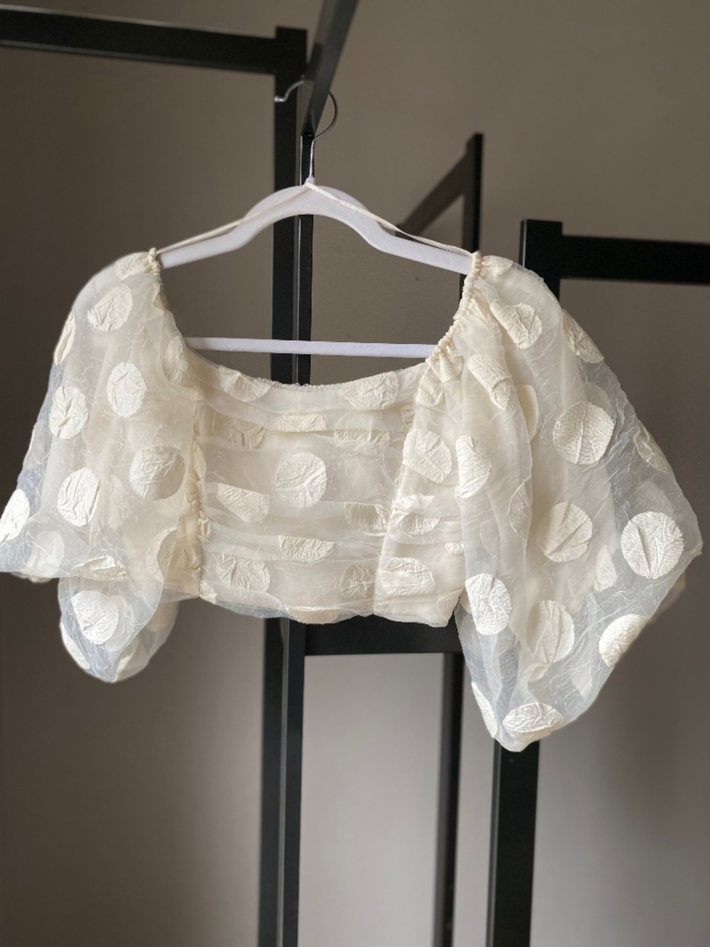 ZARA - BOHO IVORY POLKA DOT SHEER PUFF SLEEVE CROP TOP